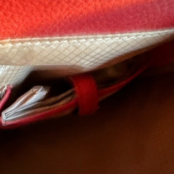 Buxton Quality red leather expandable computer “Madison Tote” Valentine red. NWT - Picture 15 of 15